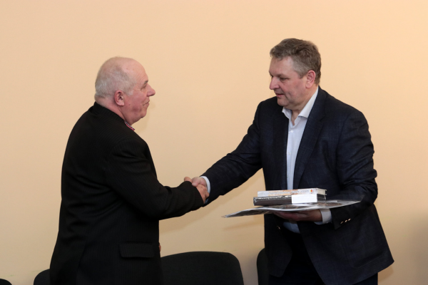 В областном совете наградили победителей всеукраинского проекта &laquo;Таємниці України&raquo;
