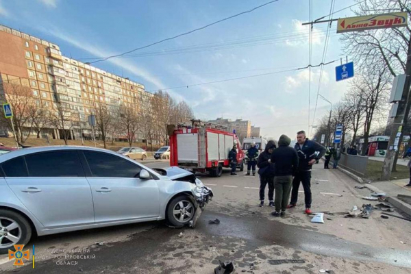 В Кривом Роге три человека пострадали в ДТП
