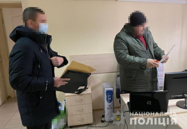 На Днепропетровщине чиновники Госпродпотребслужбы торговали фитосанитарными и карантинными сертификатами

