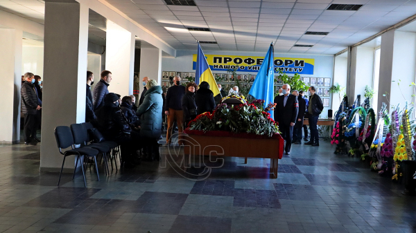В Каменском прошла церемония прощания с ректором ДГТУ