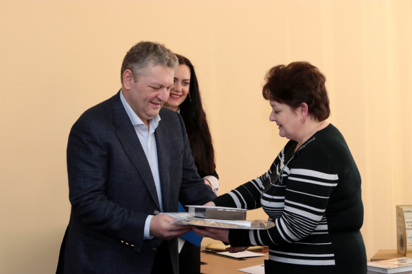 В областном совете наградили победителей всеукраинского проекта &laquo;Таємниці України&raquo;
