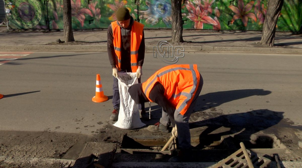 Убирают улицы и не только: в Каменском стартовало благоустройство