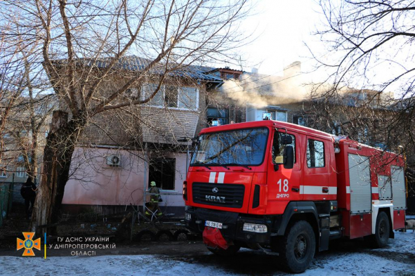 В Днепре пожарные спасли женщину из горящей квартиры

