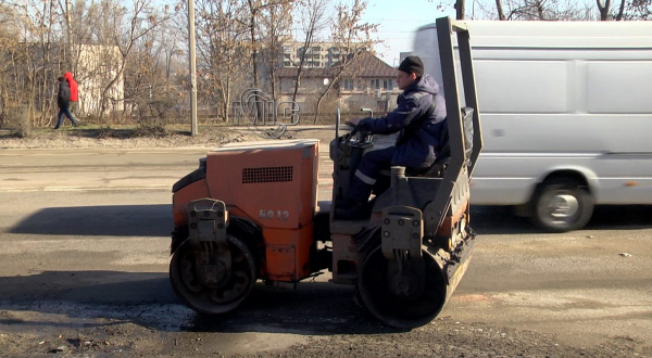 Убирают улицы и не только: в Каменском стартовало благоустройство