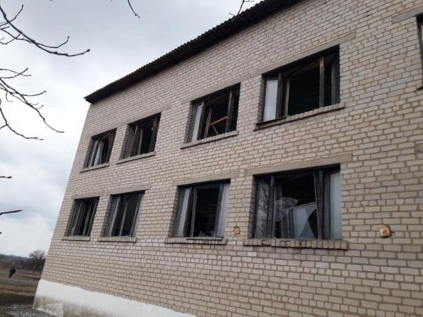 Вражеская ракета попала в школьный стадион на Днепропетровщине
