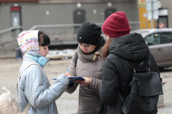 На Днепропетровщине продолжается сбор подписей за закрытие неба над Украиной
