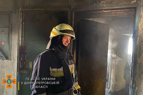 В Днепре из горящей квартиры спасли кота
