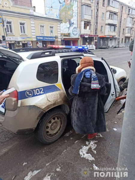 Полицейские Днепропетровщины эвакуировали из Харькова еще 300 человек
