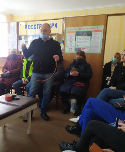 Занятия по оказанию первой помощи продолжаются в Каменском