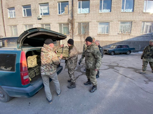 Каменское продолжает помогать защитникам города и Украины
