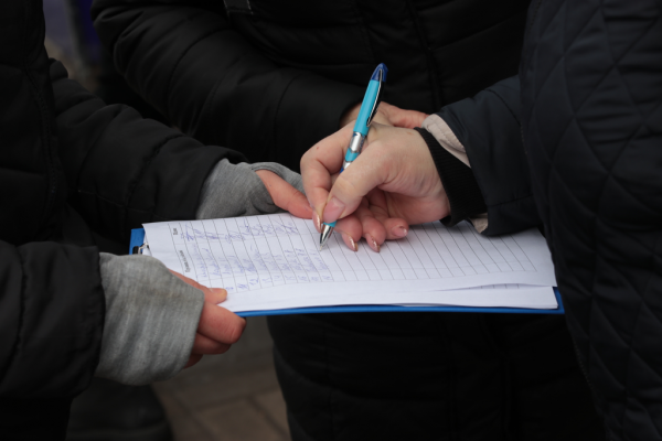 На Днепропетровщине продолжается сбор подписей за закрытие неба над Украиной
