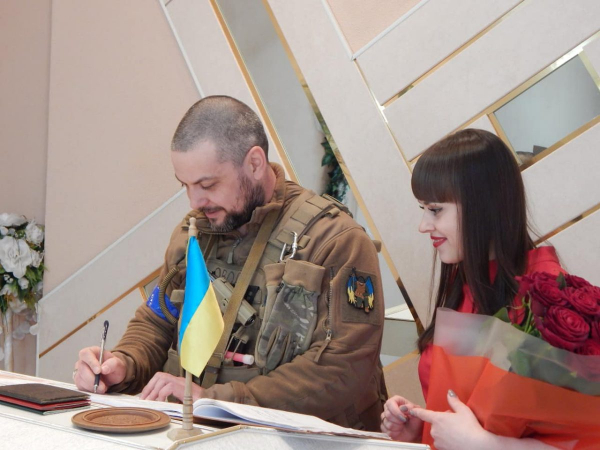 В Каменском состоялась необычная свадьба