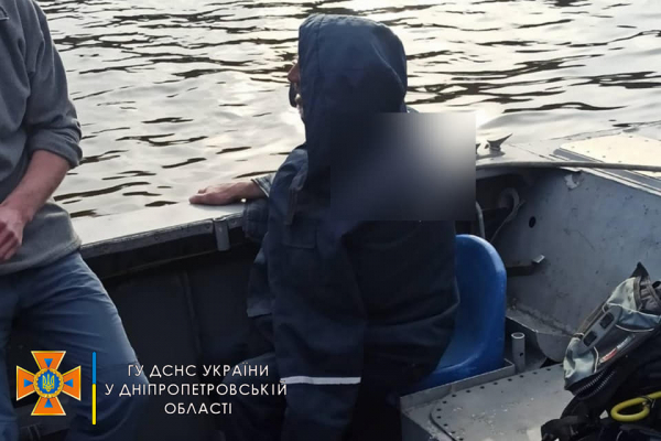 В Днепре спасли мужчину, упавшего с моста
