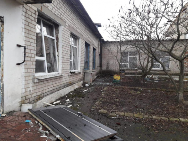 Вражеская ракета попала в школьный стадион на Днепропетровщине
