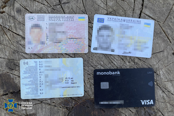 В Кривом Роге задержали псевдоволонтера, перепродававшего переданную ему бесплатно военную амуницию
В Кривом Роге задержали псевдоволонтера, перепродававшего переданную ему бесплатно военную амуницию