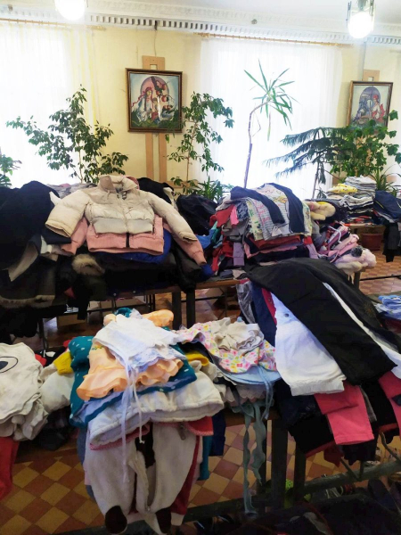 В Каменском действует пункт выдачи вещей для переселенцев
