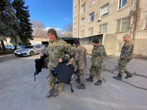 Каменское продолжает помогать защитникам города и Украины