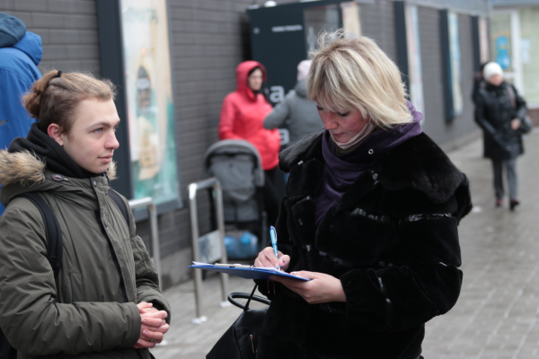 На Днепропетровщине продолжается сбор подписей за закрытие неба над Украиной
