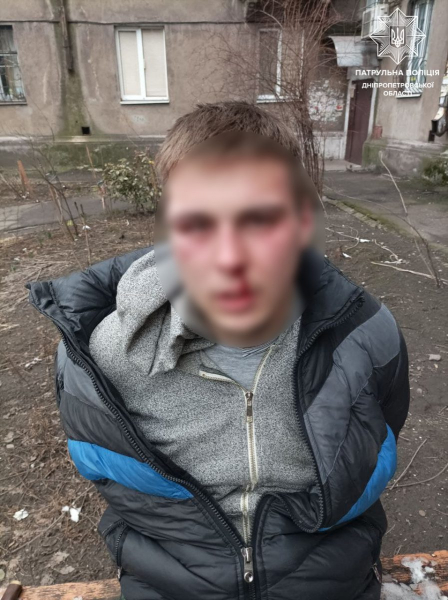 В Каменском полицейский на досуге задержал мародера