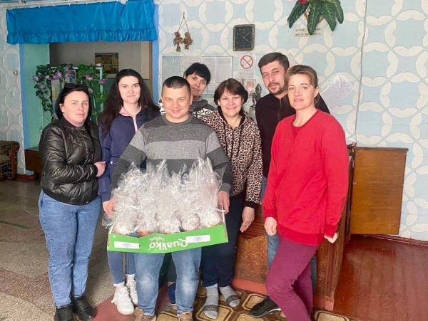 Пасхальные корзинки для воинов передают каменчане на фронт
