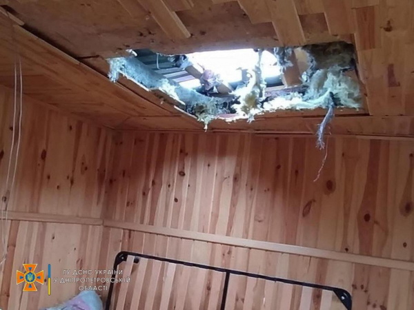 О последствиях вражеских обстрелов Днепропетровщины рассказали в ГСЧС
