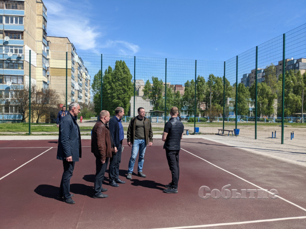 В Каменском продолжается  благоустройство: как живет и работает город в тылу
