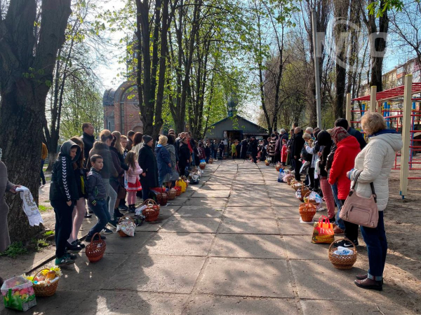 Христос Воскрес! &ndash; Как в Каменском встречают Пасху (Фото)