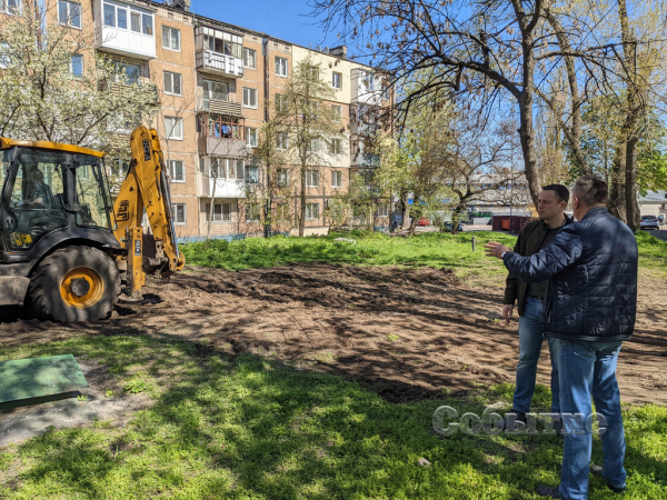 В Каменском продолжается  благоустройство: как живет и работает город в тылу
