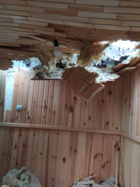 Из-за вражеских обстрелов на Днепропетровщине частично разрушены около десятка домов
