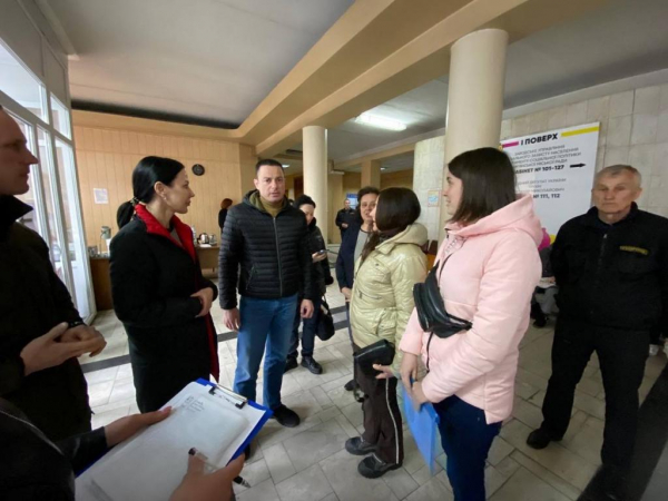 В Каменском переселенцев просят не создавать очереди и приходить на регистрацию в назначенное время
