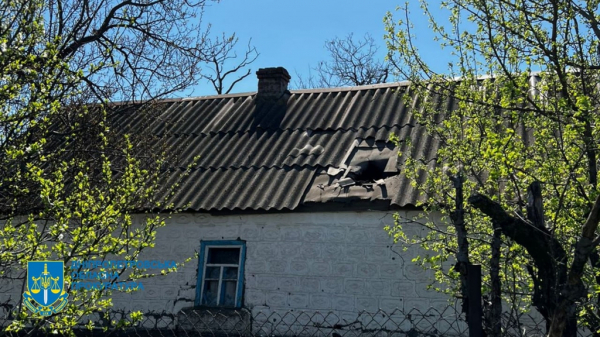 От вражеских обстрелов страдают дома мирных жителей Днепропетровщины
