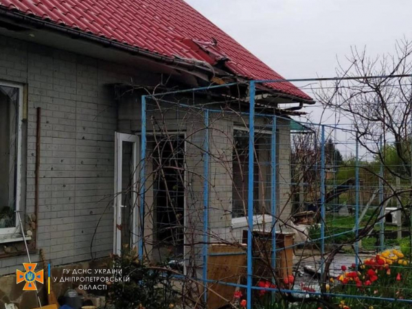 О последствиях вражеских обстрелов Днепропетровщины рассказали в ГСЧС
