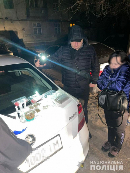 В Днепре задержали наркосбытчицу

