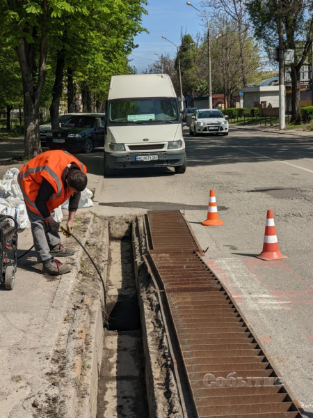 В Каменском продолжается  благоустройство: как живет и работает город в тылу
