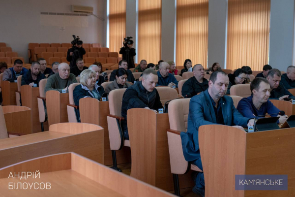 Горсовет Каменского выделил дополнительные средства на оборону города
