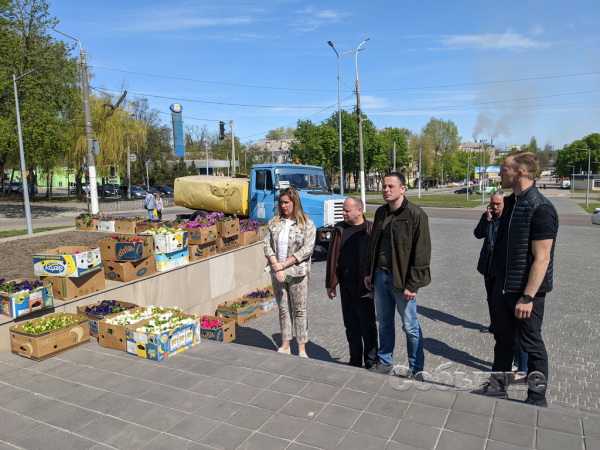 В Каменском продолжается  благоустройство: как живет и работает город в тылу
