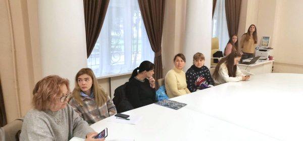 В Каменском женщинам рассказывали секреты красоты