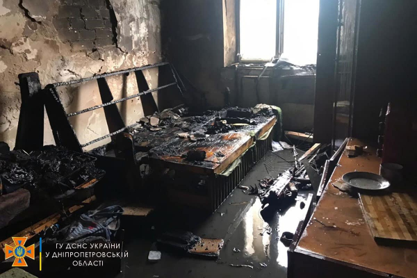 В Каменском тушили пожар в многоэтажке