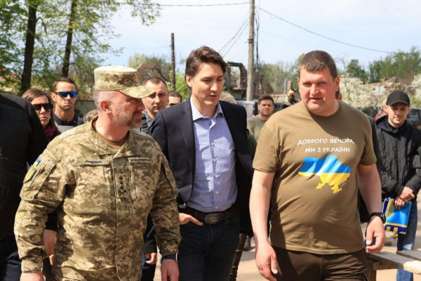 С нами весь мир &ndash; кто и зачем посетил Украину в День памяти и примирения