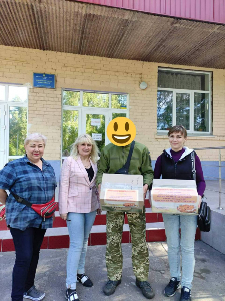 Педагоги Каменского продолжают поддерживать военных
