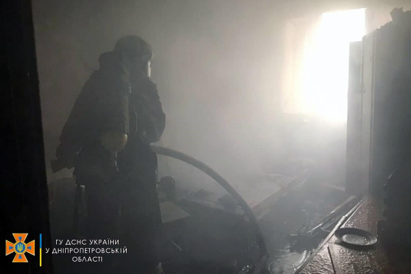 В Каменском тушили пожар в многоэтажке