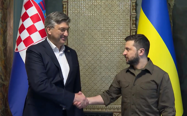 С нами весь мир &ndash; кто и зачем посетил Украину в День памяти и примирения