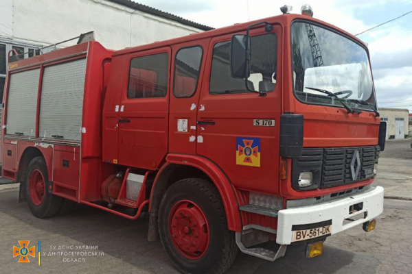 Спасатели Каменского района получили пожарный автомобиль от коллег из Нидерландов
Спасатели Каменского района получили пожарный автомобиль от коллег из Нидерландов