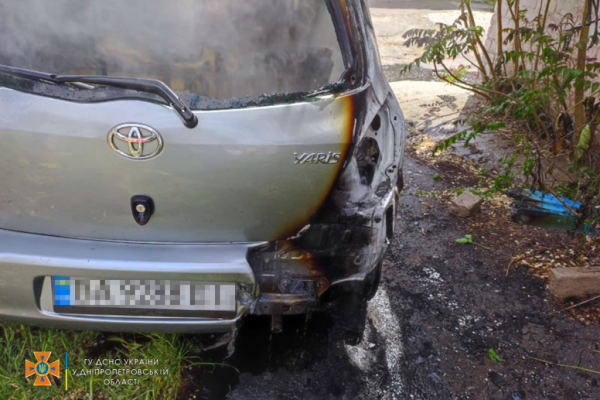 В Никополе горел автомобиль
В Никополе горел автомобиль