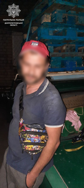 В Днепре женщина сдала полиции соседа, обокравшего волонтерский центр
