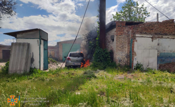 В Никополе горел автомобиль
В Никополе горел автомобиль