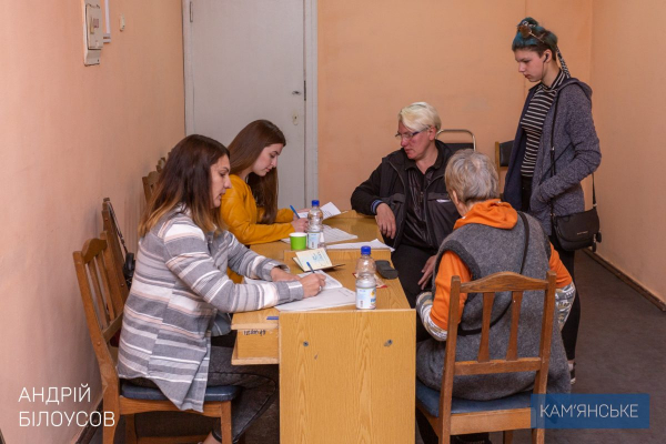 В Каменском всесторонне помогают переселенцам