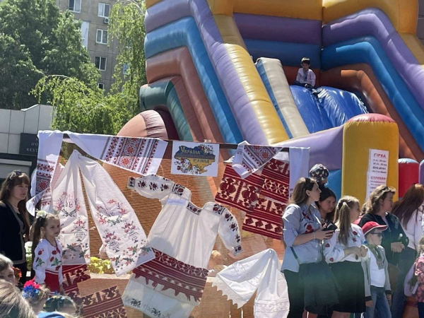 Каменское отпраздновало День вышиванки