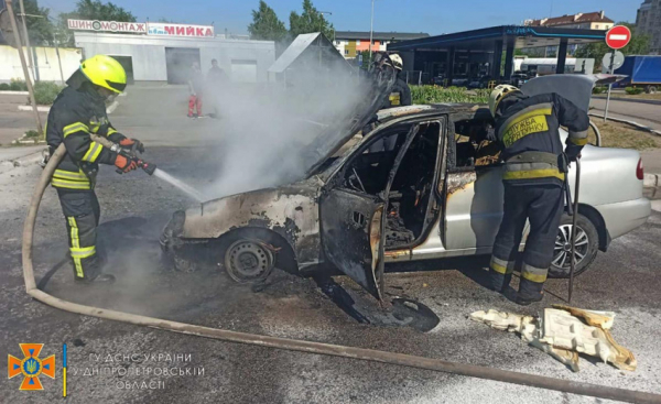 В Слобожанском горел Daewoo Lanos
В Слобожанском горел Daewoo Lanos