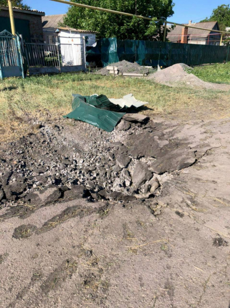 Последствия обстрелов Днепропетровщины: повреждены сельхозпостройки, отсутствует свет и водоснабжение
